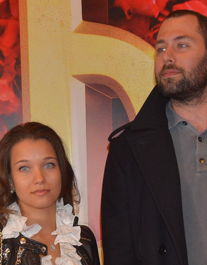 СМИ: Семена Слепакова бросила дочь миллиардера из-за его измен