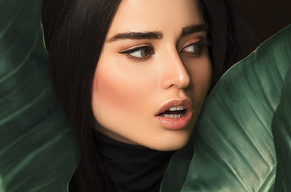 Бровки домиком: 5 трендов красоты из прошлого, которые вызывают смех (а мы все это делали)