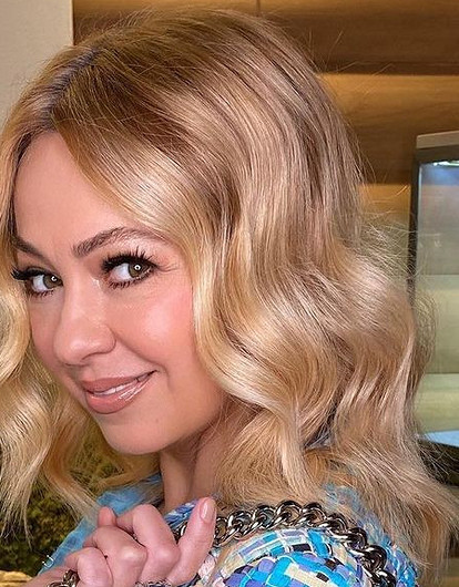 Яну Рудковскую обвинили в фотошопе из-за слишком длинных ног (видео)