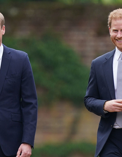 Принц Гарри и принц Уильям воссоединились на открытии статуи принцессы Дианы в честь ее юбилея