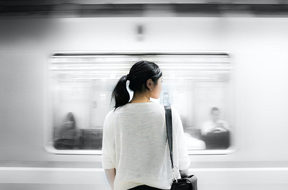 От депрессии до инфантильности: как разные знаки зодиака переживают кризис среднего возраста