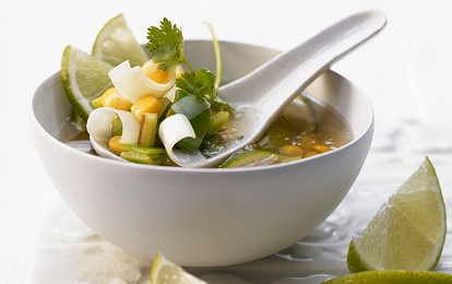 Кукурузный суп с луком-пореем и имбирем