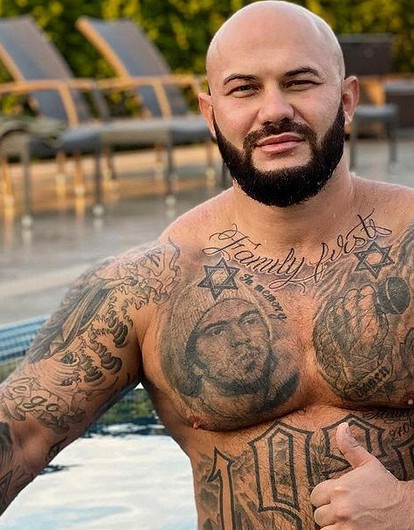 «Отправил в нокдаун»: Джиган случайно ударил годовалого сына (видео с отцом года)