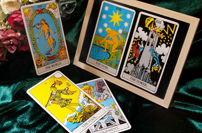 Карты таро: 5 лучших раскладов для девушек