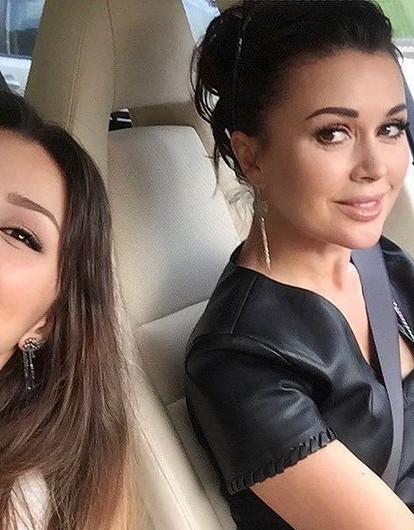 «Глушила сильными препаратами»: дочь Заворотнюк назвала свой диагноз после болезни матери