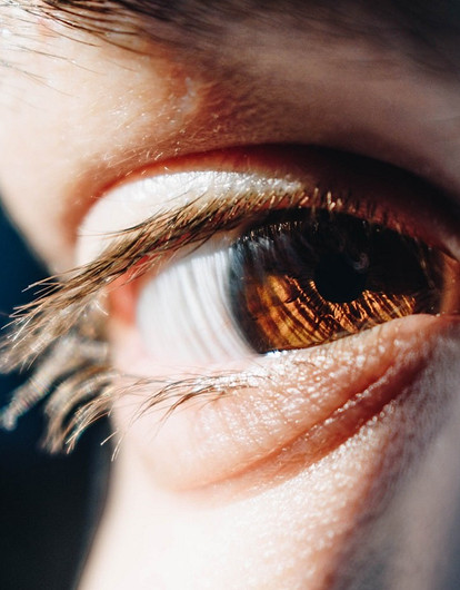 Что делать, чтобы глаза чаще уставали: 5 вредных советов