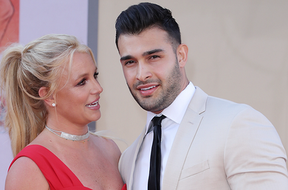 Бритни Спирс показала обручальное кольцо с внушительным бриллиантом