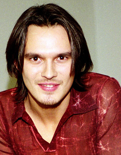 Влад Сташевский: куда пропал, почему долго не общался со старшим сыном и с кем сегодня живет кумир 90-х