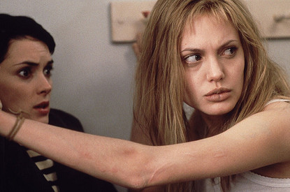 Слезы, крики, истерики: какие негативные реакции нам нужны и почему