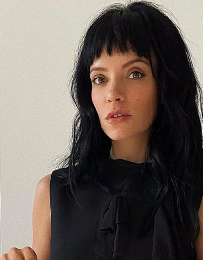 «Трезвость — лучшее, что со мной случалось»: Лили Аллен отмечает два года без алкоголя