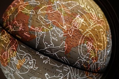 Овнам — средства «10 в 1», Девам — косметика из холодильника: как подобрать уход по знаку зодиака