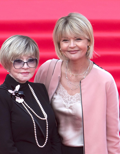 «Мамочка дома»: Юлия Меньшова рассказала о состоянии Веры Алентовой, заразившейся коронавирусом