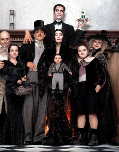 «Семейка Аддамс» 30 лет спустя: как изменились звезды культового фильма