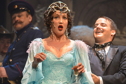 Ольга Бузова ответила Безрукову, который высмеял ее после спектакля во МХАТе