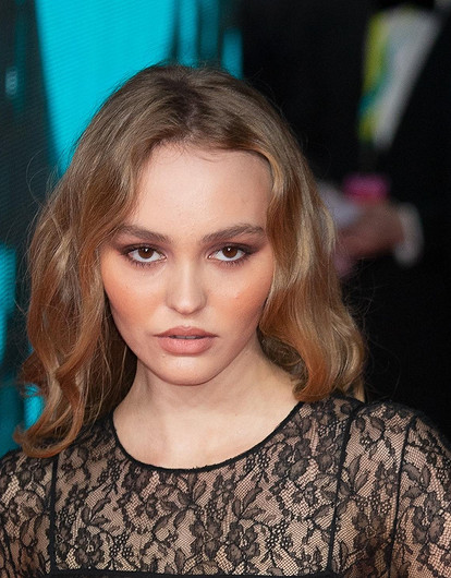 Дочь Джонни Деппа засняли с новым парнем