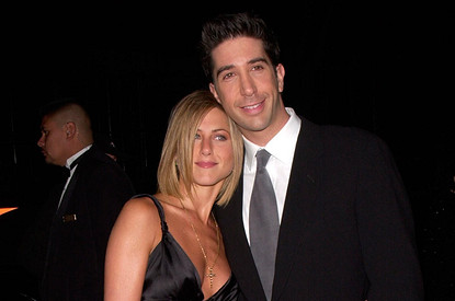 Звезд «Друзей» Дженнифер Энистон и Дэвида Швиммера заподозрили в романе