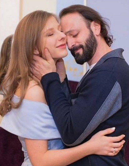 Лиза Арзамасова и Илья Авербух стали родителями