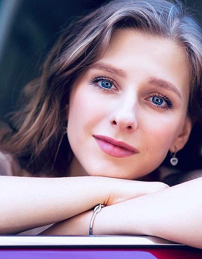 «Еще в клинике»: Лиза Арзамасова раскрыла подробности родов