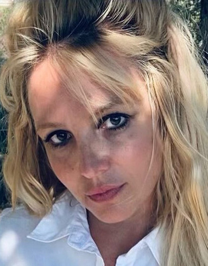 Бритни Спирс ответила на слухи о беременности и пластике и объяснила, зачем публикуется топлес