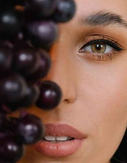 Раз — и готово: 3 лайфхака для безупречного макияжа от визажиста