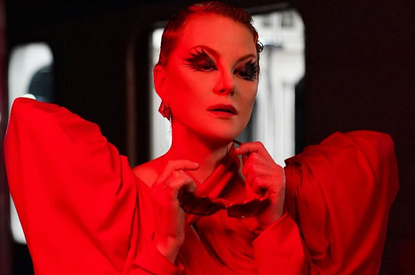 Красное на красном: дочь Ренаты Литвиновой дебютировала как дизайнер