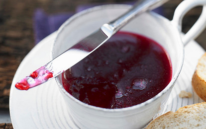 Яркое желе из красной смородины