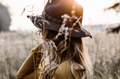 «Хочу грустить»: почему нам так сложно прощаться с летом и как справиться с осенней хандрой