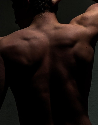 Почему у мужчины растет грудь: что такое гинекомастия и в каких случаях она показана