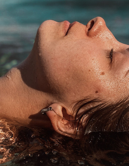 Есть вопрос: почему после умывания нужно наносить тоник