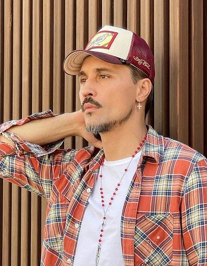 «Дотронулся до моего лица»: Дима Билан вспомнил знакомство с Майклом Джексоном