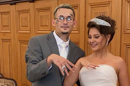 Драка, ОМОН и невеста на коне: как прошла свадьба Моргенштерна (видео)