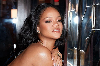 Рианна заработала миллиард и стала самой богатой певицей в мире по версии Forbes