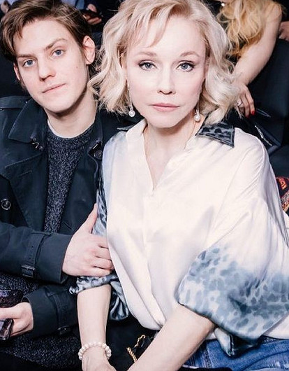 Марина Зудина показала крестины тайно рожденной дочери Павла Табакова (видео)