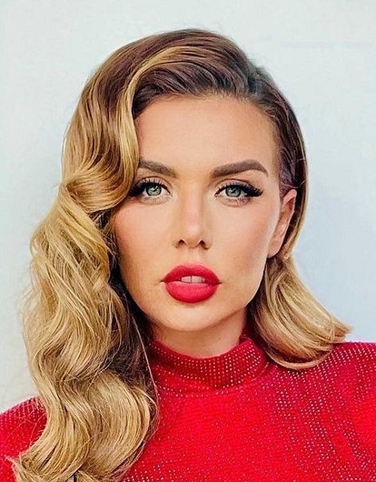 «Воспитывать на расстоянии невозможно»: Анна Седокова рассказала о дочери, которая живет с отцом в США