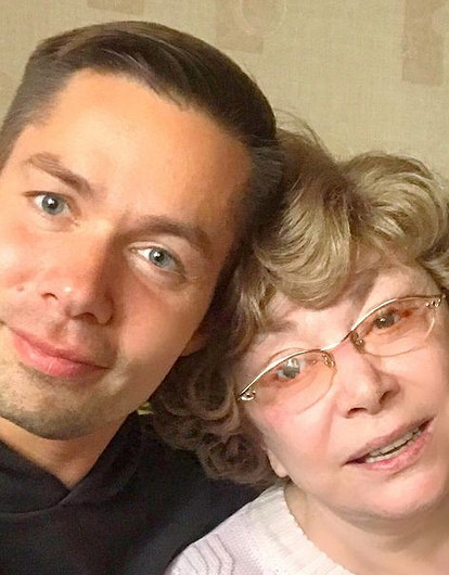 «Тяжело ходить»: Стас Пьеха рассказал о здоровье Эдиты Пьехи