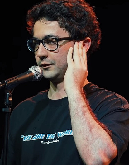 Стендап-комика Идрака Мирзализаде арестовали на 10 суток за шутку про русских