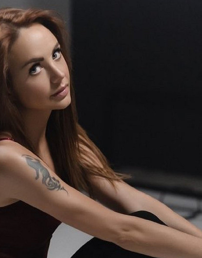 Пережившая кому МакSим отправила дочь в первый класс