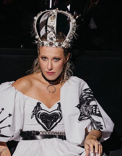 Ксения Собчак высмеяла Стаса Костюшкина, который судится с Монеточкой