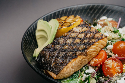 Худеть по правилам и без: как размер и цвет тарелки влияют на аппетит