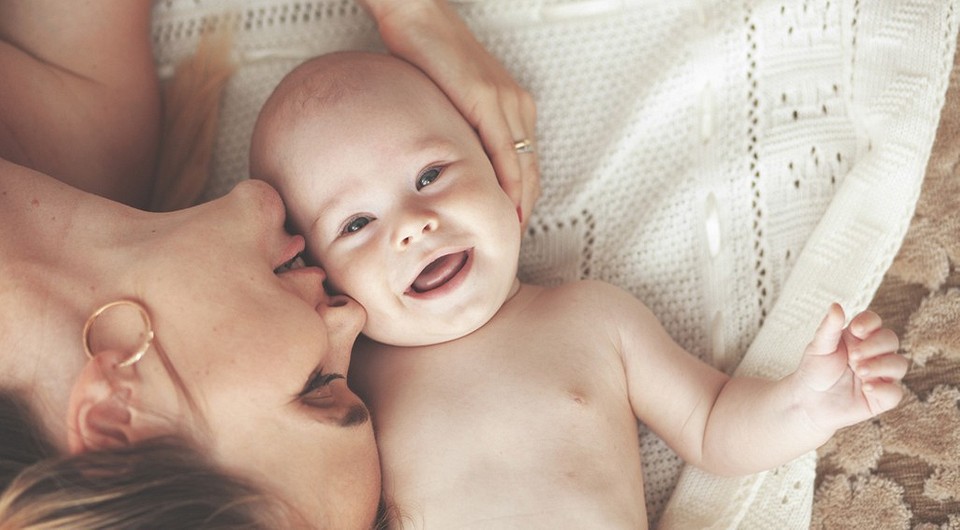 Срыгивание у новорожденных: что должно насторожить родителей (спросили у врача)