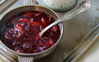 Сливовый компот с вином