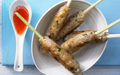 Шашлык из рыбы на шпажках