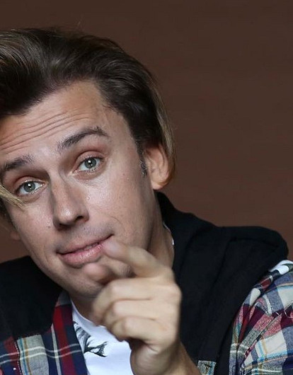 «Никаких фильтров»: Максим Галкин потроллил Ларису Долину