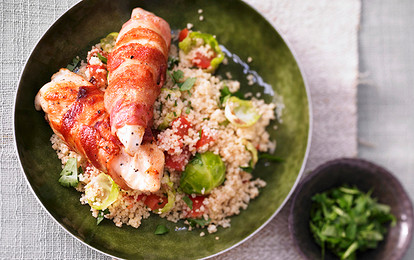 Куриная грудка в беконе с кускусом