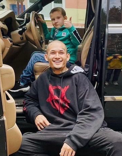 «Ваня встретился с Моргенштерном»: рэпер навестил больного ребёнка