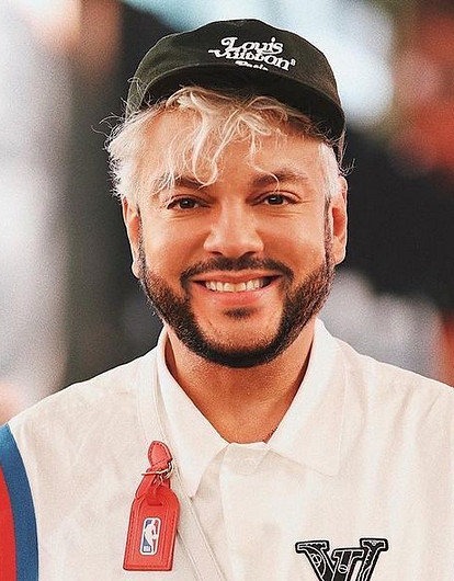 Ксения Собчак высмеяла Филиппа Киркорова в образе Жар-птицы