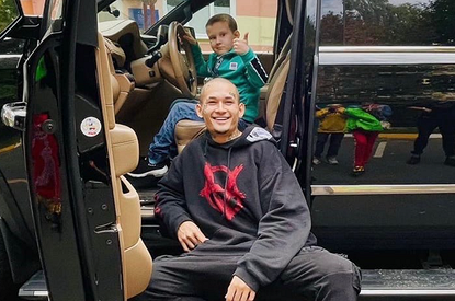 «Ваня встретился с Моргенштерном»: рэпер навестил больного ребёнка