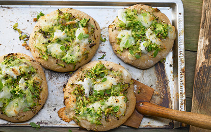 Кабачковая пицца с моцареллой