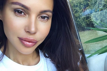 «Сделаю то, от чего бежала всю жизнь»: Оксана Самойлова прилетела на встречу с отцом