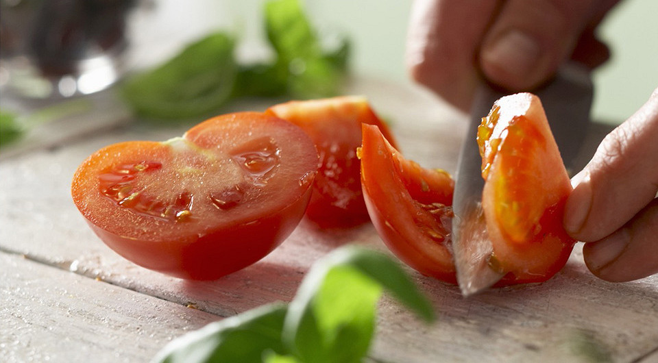 Кальмар с оливками и томатами - фото шага 2